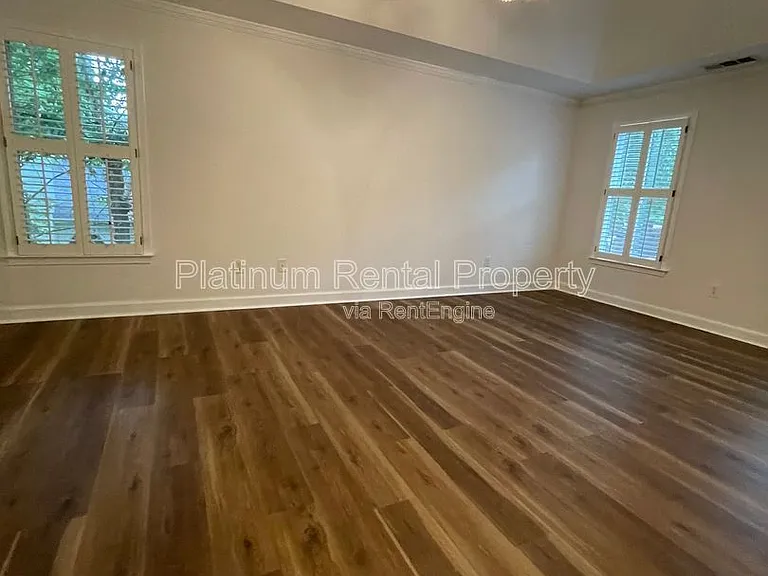 870 Ingleside Dr — Photo 44