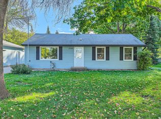 3392 Greenbrier St, Vadnais Heights, MN 55127