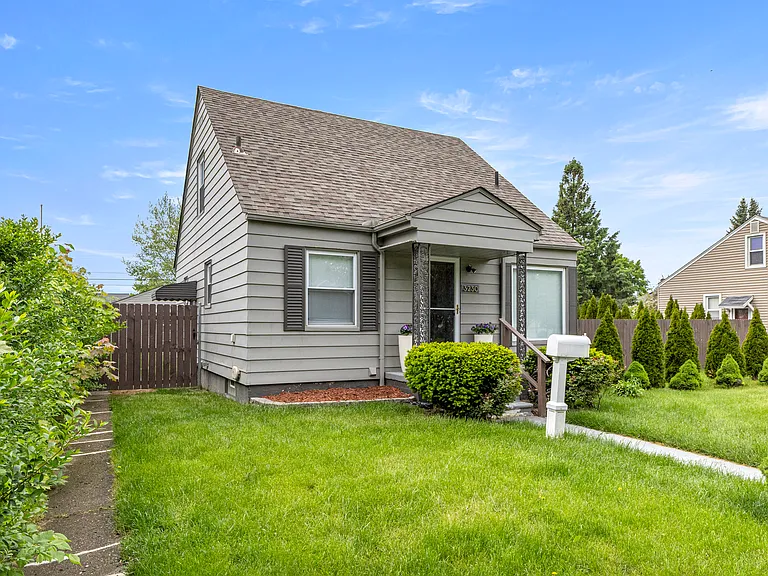 3230 Harding St — Photo 35