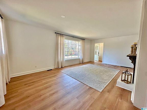 4th image of 1236 Frances St