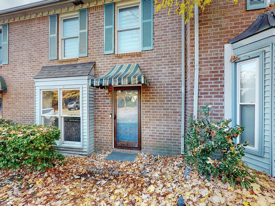 532 Williamsburg Dr