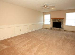 8821 Lakeview Ave, Lenexa, KS 66219