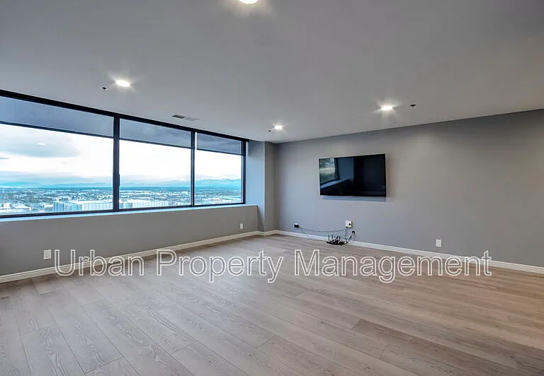 44 W Broadway #2405S — Photo 9