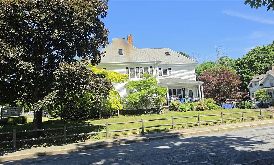 2nd image of 111 Main St