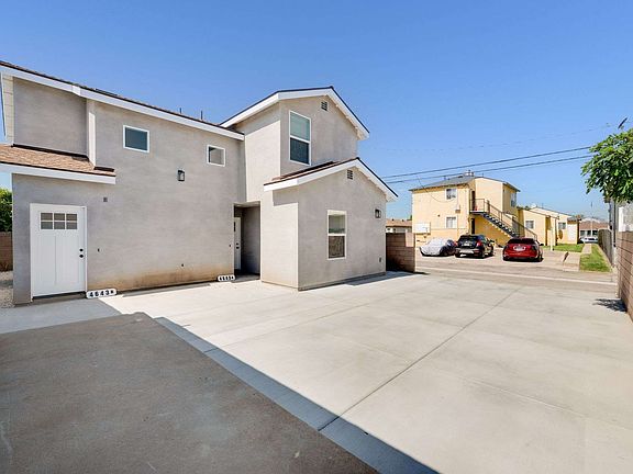 3rd image of 4643 N Pepperwood Ave