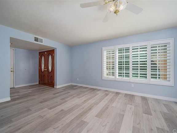 4th image of 11572 Nelson St