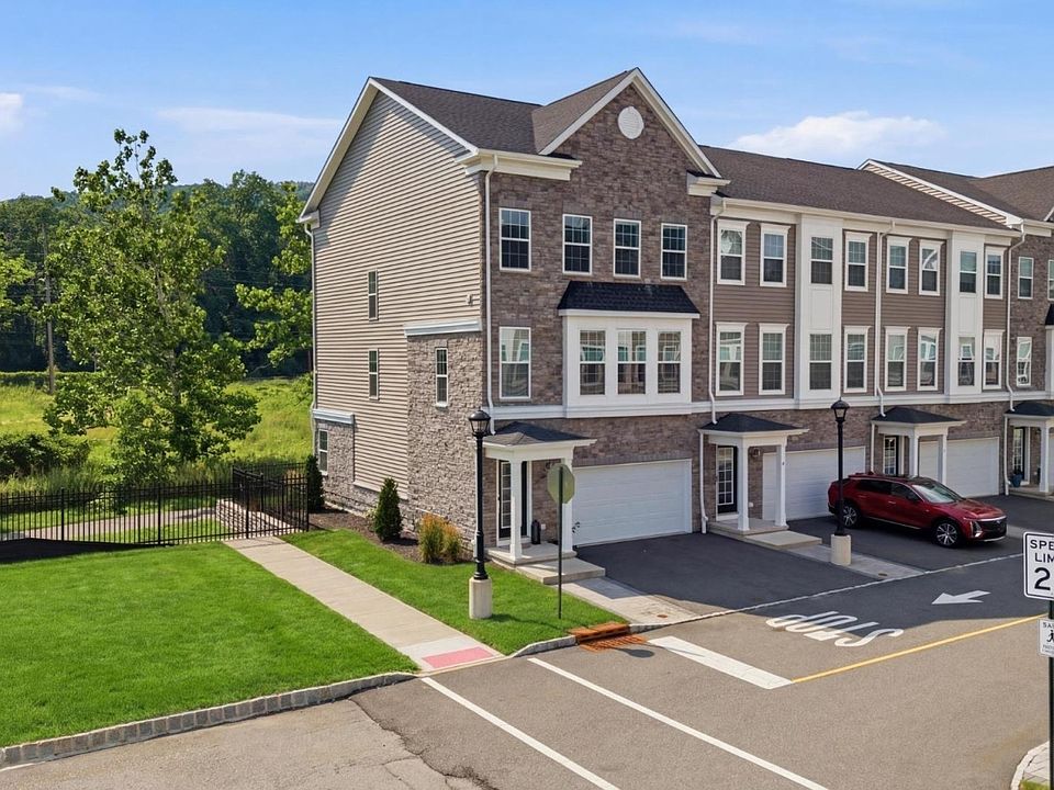 1st image of 2 Coogan Ct