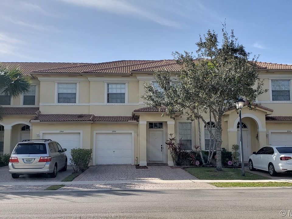 1st image of 2552 SW 84th Ter #105