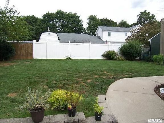 5th image of 17 Sylvester Ave