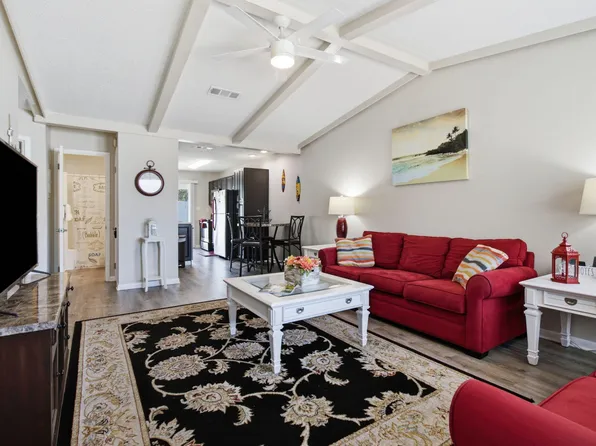 104 Ellis Rd APT 2, Miramar Beach, FL 32550