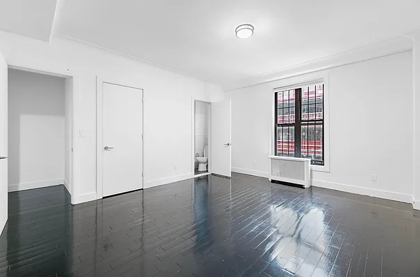 Rented by REAL New York | media 24