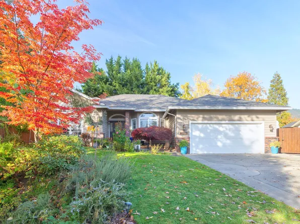 1024 NW Cooke Ave, Grants Pass, OR 97526