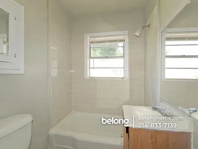901 N Howeth St — Photo 7