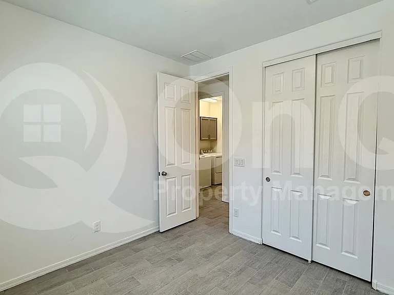 1265 E Kingman St — Photo 18