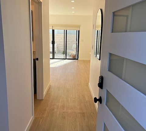 entrance with view to back patio