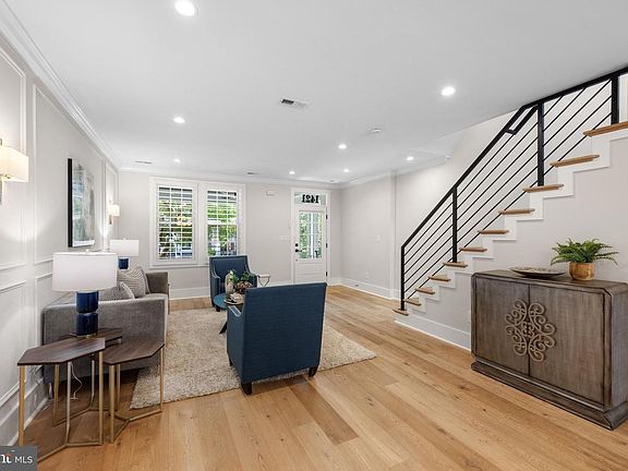 5th image of 1421 Meridian Pl NW