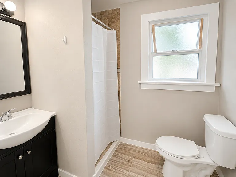 1207 E 55th St #2 — Photo 9