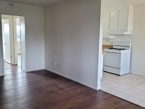4th image of 7125 Ethel Ave #20
