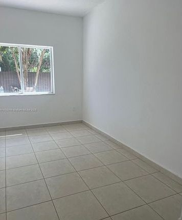 2nd image of 1304 SE 7th Ct #1304