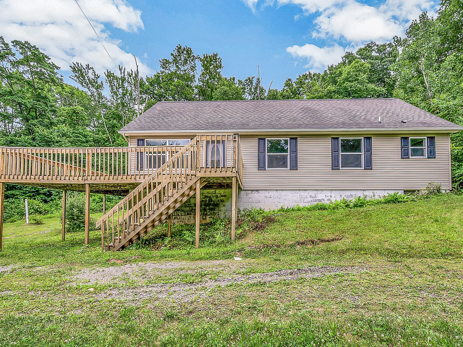 3 bed, 1344 sqft, $1,995 — Photo 3