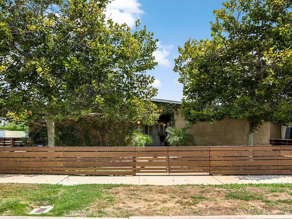New redwood perimeter fence