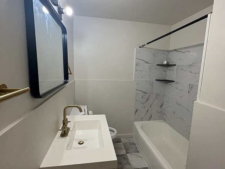 2147 Kensington St — Photo 4