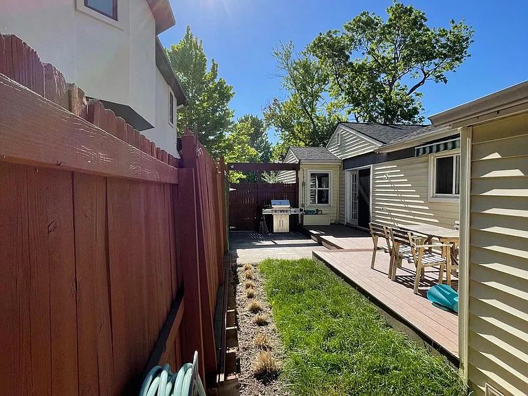 1610 S Monroe St — Photo 28