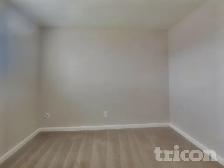 207 Roger St — Photo 8