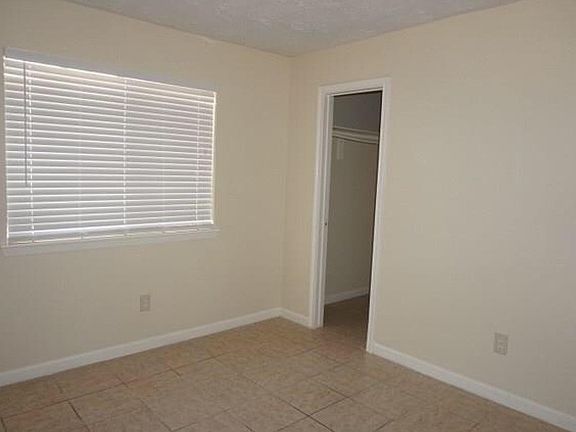 3rd image of 2919 Ocean Way