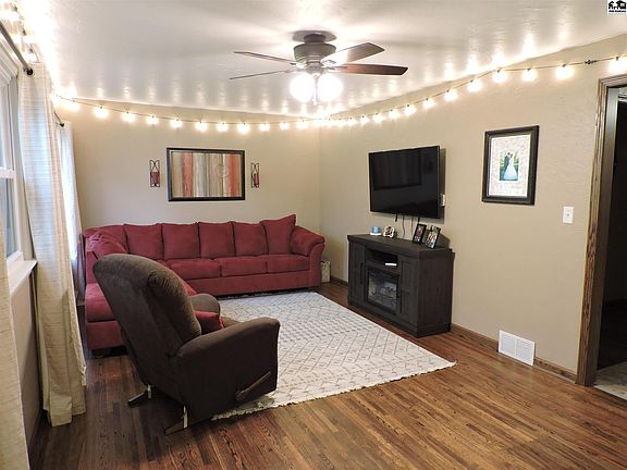 5th image of 903 W 23rd Ave