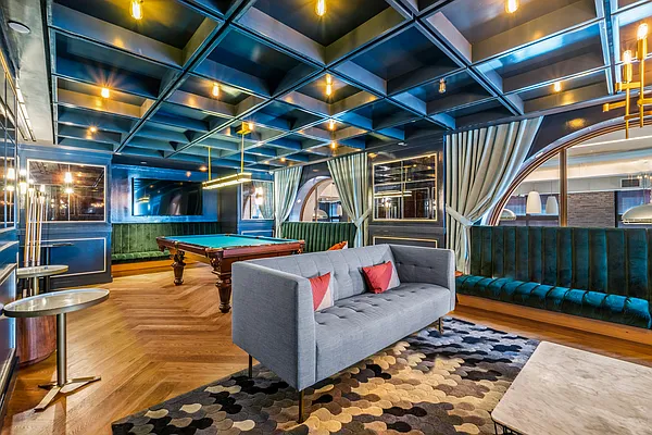 Rented by Vector New York, LLC | media 20