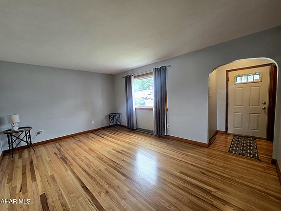 5th image of 2115-2117 16th Ave