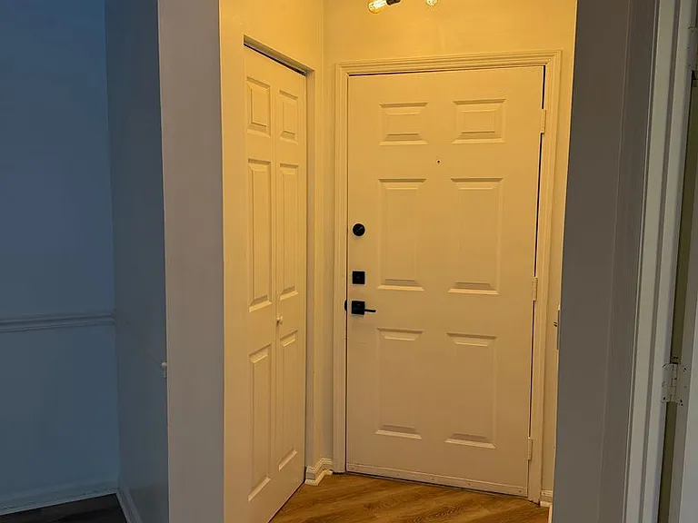 13 Forest Cove Cv — Photo 2