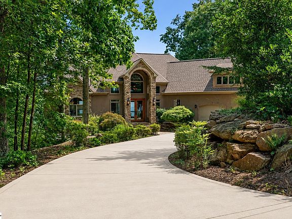 3rd image of 114 High Rock Ridge Dr