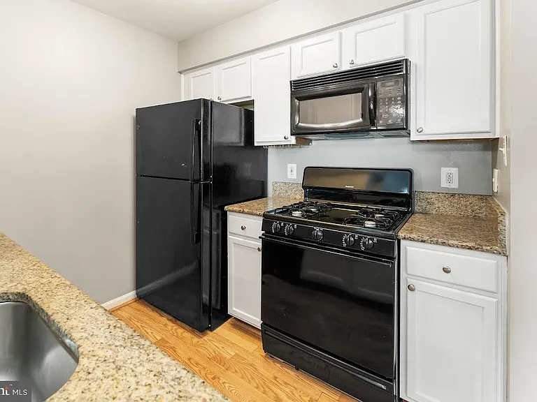 8921 Town Center Cir #5-305 — Photo 9