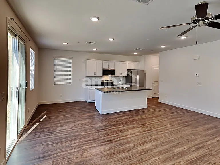 10081 Roseum Ct — Photo 5