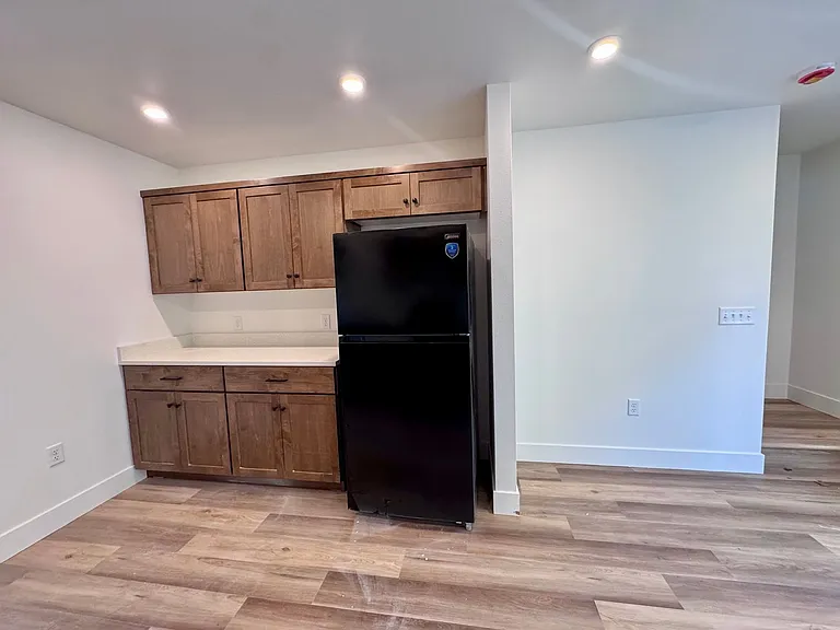 Brand New, Beautiful Townhomes! 2 & 3 Bedrm Units Available — Photo 9