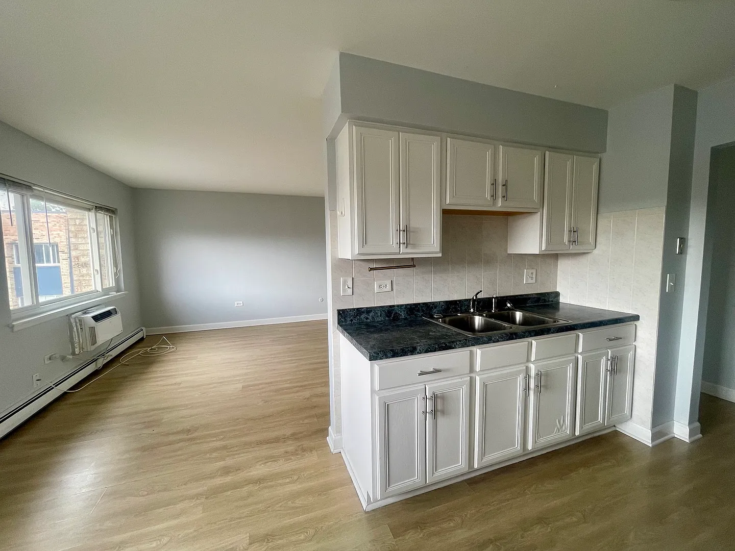 2 bed, 1.5 bath, 900 sqft, $1,600 — Photo 3
