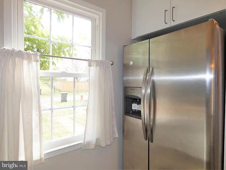 4128 Hamlin Ct — Photo 13