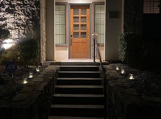 1140 Hemingway Ln, Irving, TX 75063