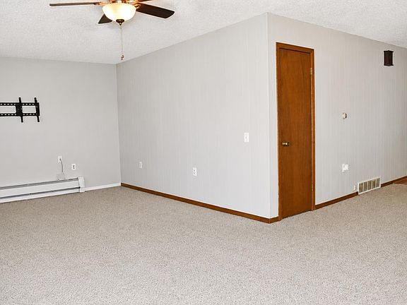 3rd image of 221 W Spencer St