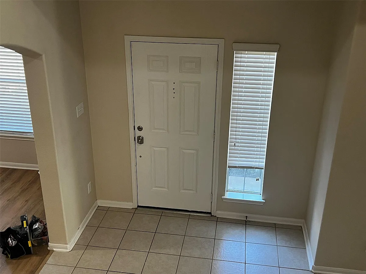 Building Photo - 10621 Sunflower Dr