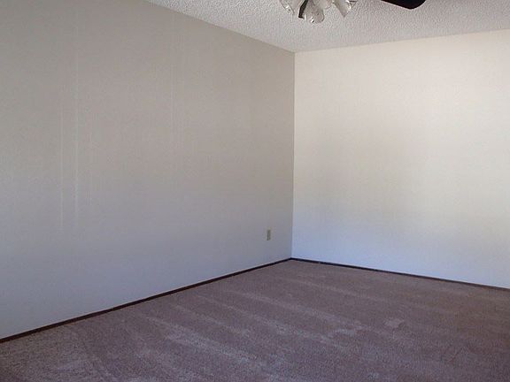4th image of 1167 N Park Victoria Dr