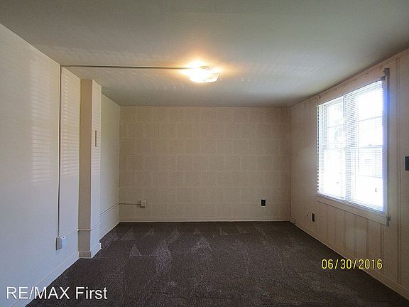 2nd image of 237 Pinecrest Cir