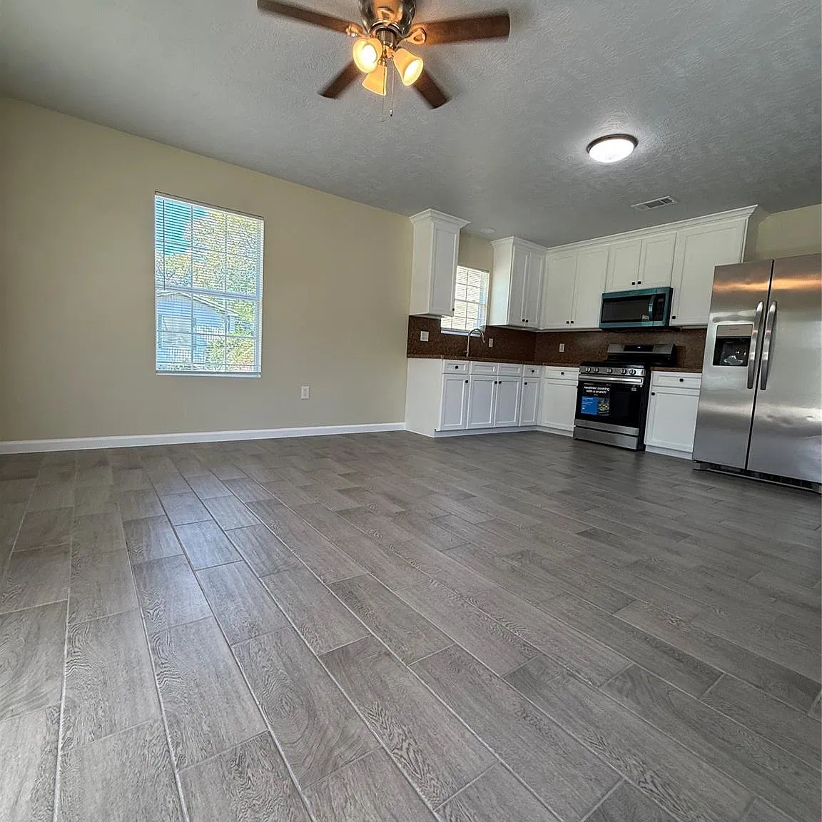 3 bed, 2.0 bath, 1072 sqft, $1,650 — Photo 4