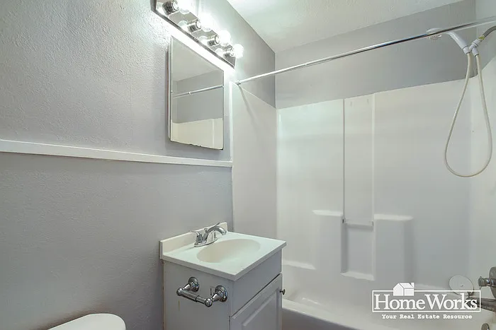 340 S Brook Ave — Photo 6