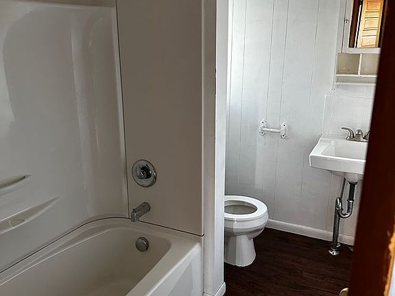 3rd image of 402 S 1st St #2