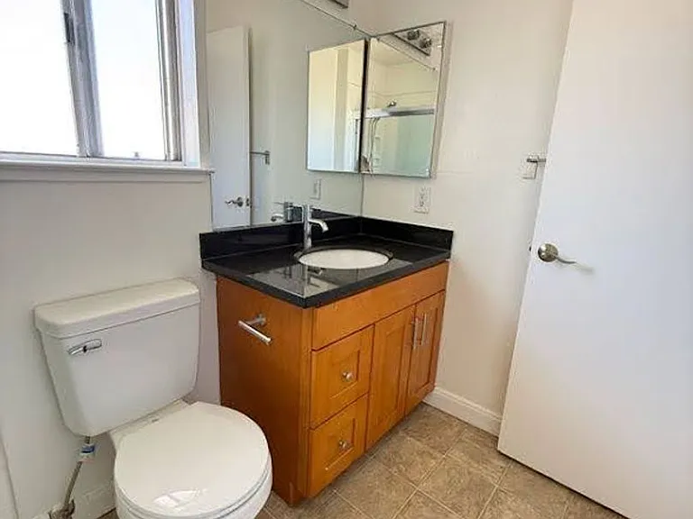 425 Walnut St — Photo 7