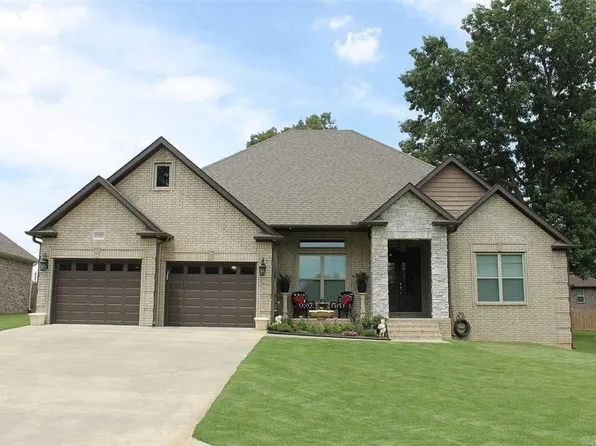 1703 Austin Ln, Paragould, AR 72450