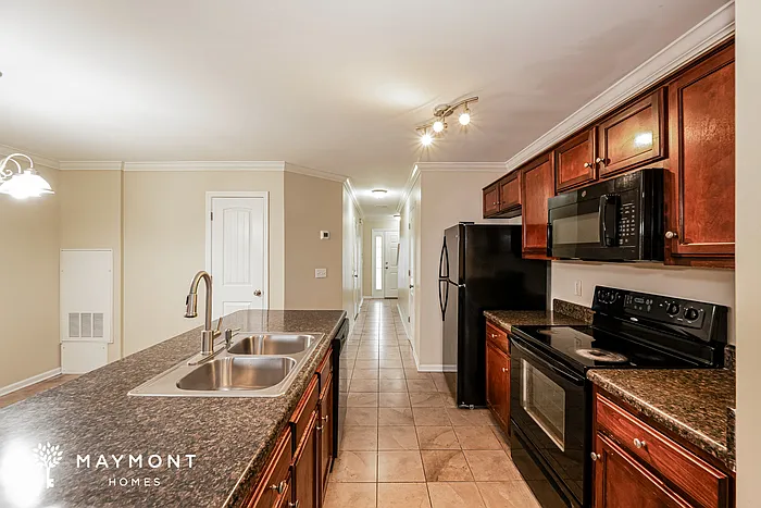 410 Wichita Dr — Photo 8